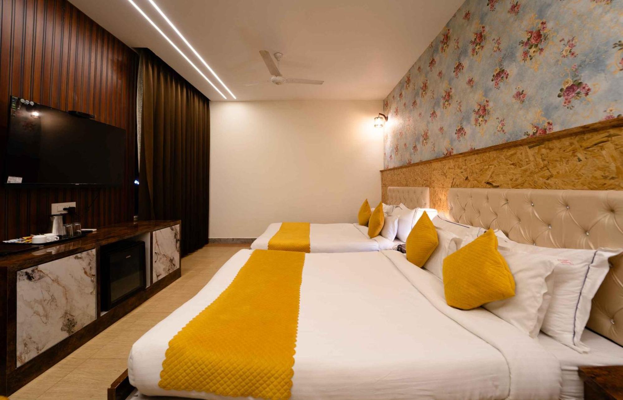 เดอะ รอยัล พาราไดซ์ รีสอร์ต แอนด์ ซอลต์ ยาร์ด Hotel อัจเมอร์ ภายนอก รูปภาพ