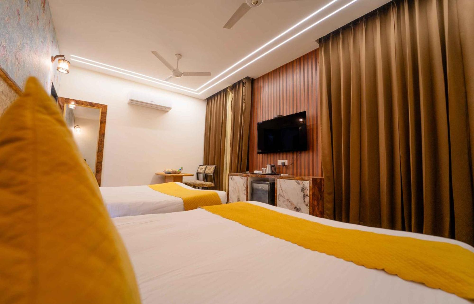 เดอะ รอยัล พาราไดซ์ รีสอร์ต แอนด์ ซอลต์ ยาร์ด Hotel อัจเมอร์ ภายนอก รูปภาพ