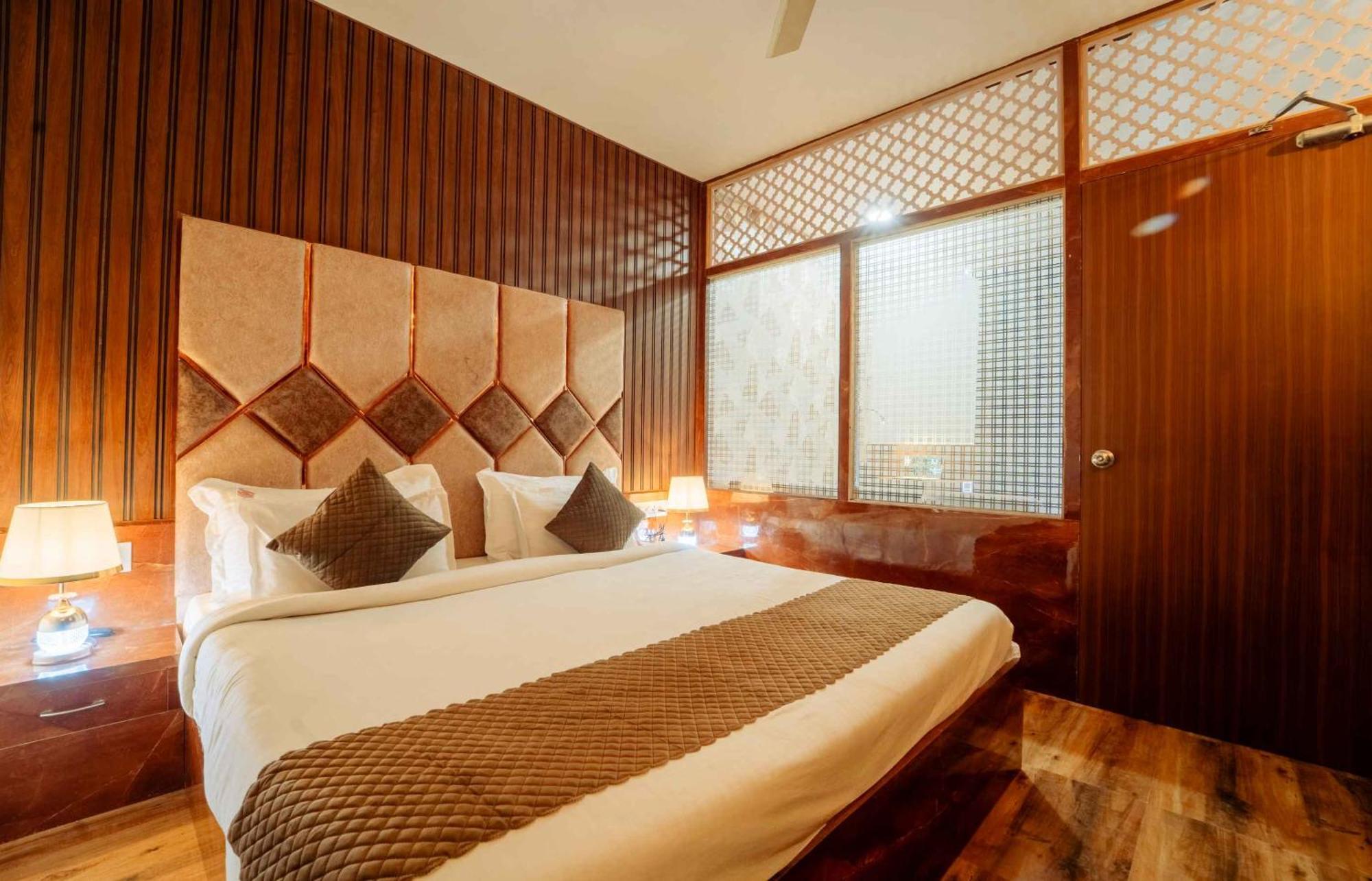 เดอะ รอยัล พาราไดซ์ รีสอร์ต แอนด์ ซอลต์ ยาร์ด Hotel อัจเมอร์ ภายนอก รูปภาพ