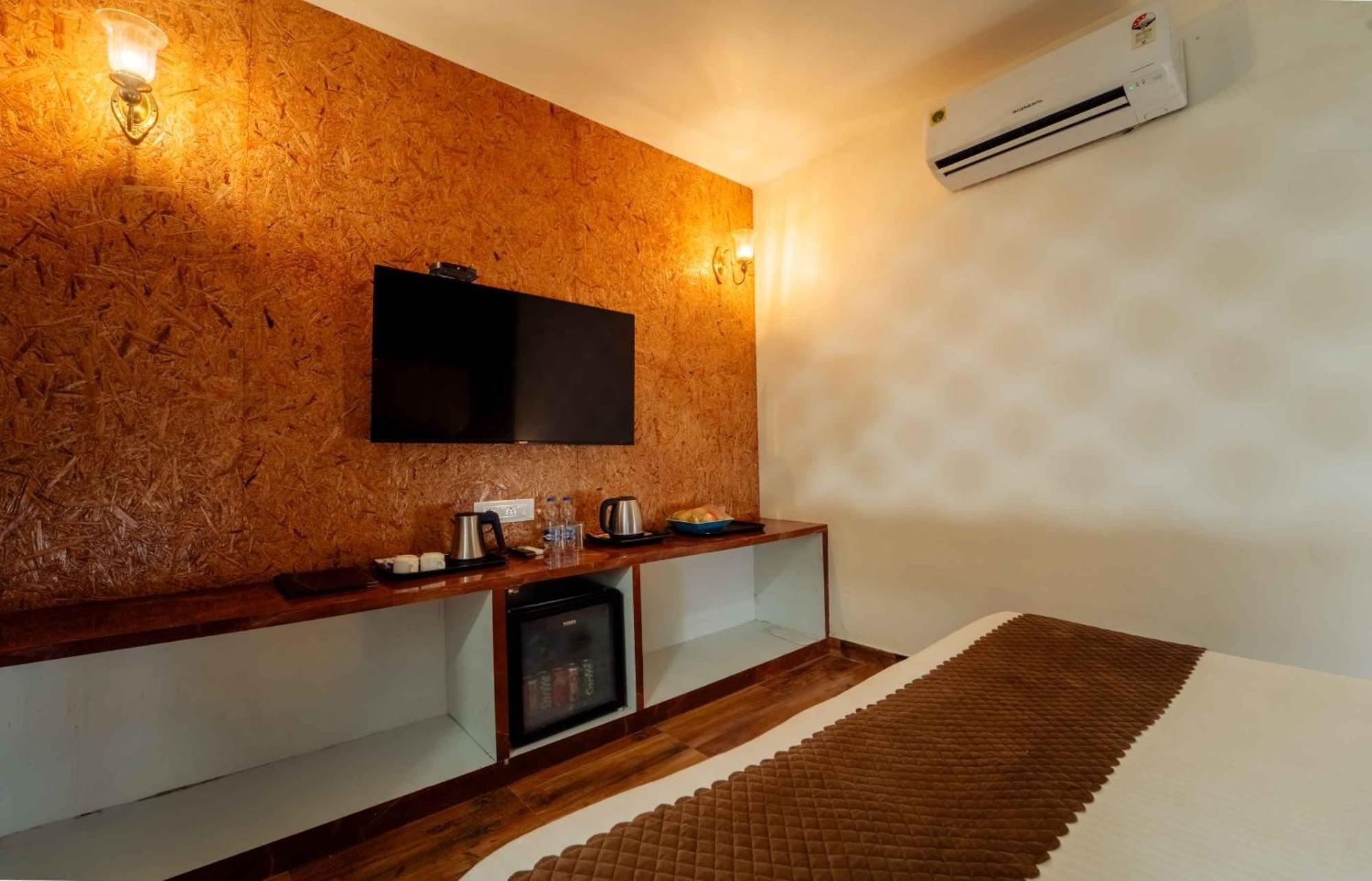 เดอะ รอยัล พาราไดซ์ รีสอร์ต แอนด์ ซอลต์ ยาร์ด Hotel อัจเมอร์ ภายนอก รูปภาพ